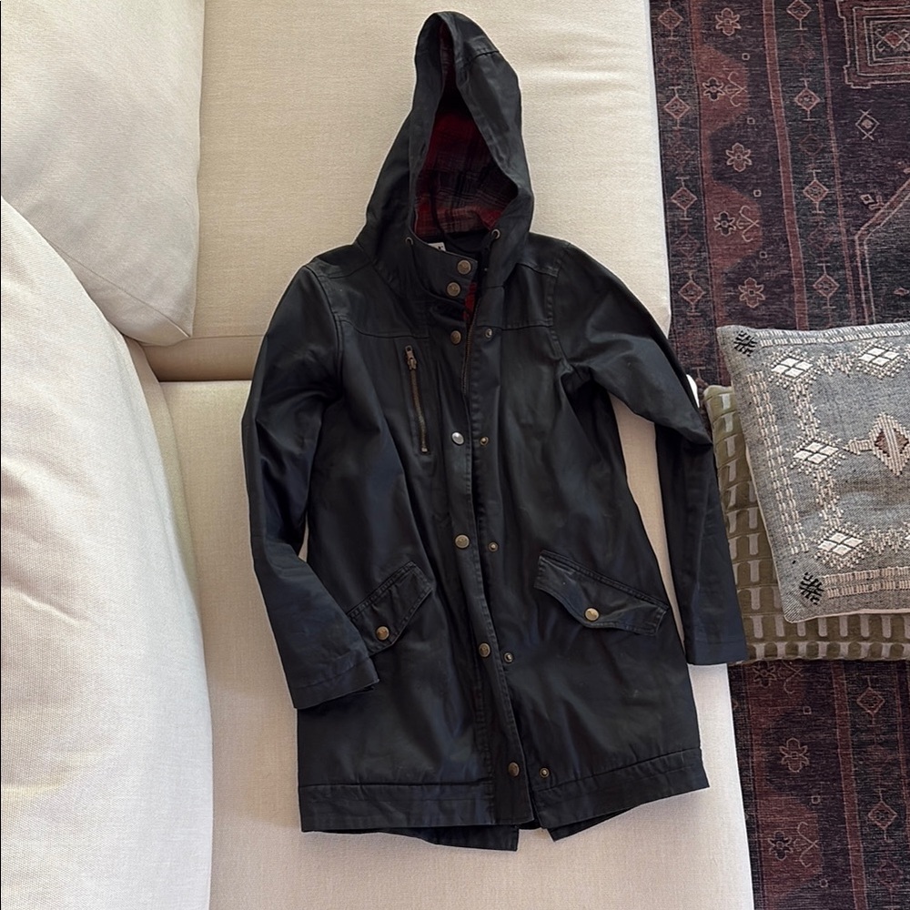 Kavu Black Utility Jacket with Hood and Water-Resistant Material